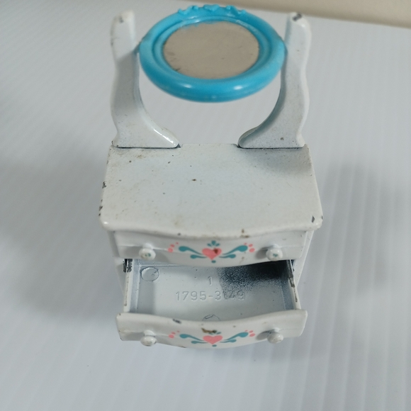 Vintage 1980 Dresser w/Mirror  high Mattel Doll House Furniture Hong Kong 3in - Picture 4 of 10